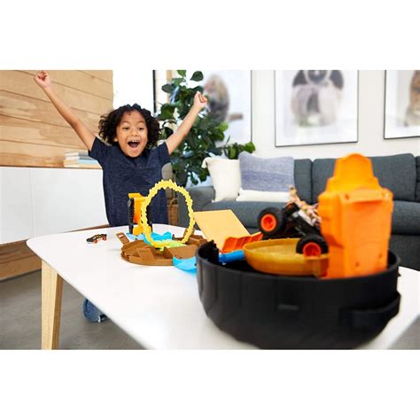 Mattel Hot Wheels Monster Trucks Stunt Tire Play Set GVK Toys Shop Gr