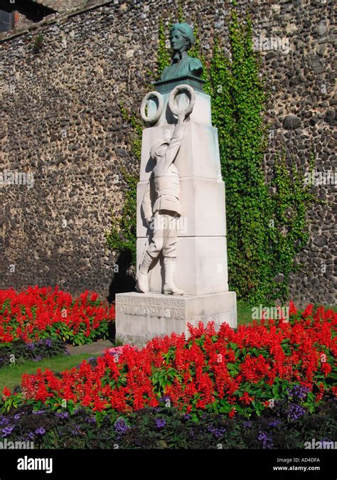 Edith cavell statue norwich hi-res stock photography and images - Alamy