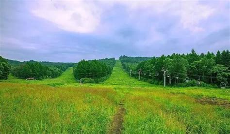 铁力日月峡旅游小镇：聚天地之灵气，集日月之精华。