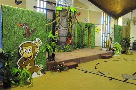 Jungle Safari VBS decorating ideas | Diy safari decorations, Jungle ...