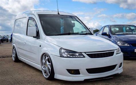 White Vauxhall Combo Modified Atelier Yuwaciaojp