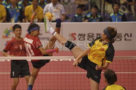 Sepak Takraw Putri Vietnam Vs Myanmar Antara Foto