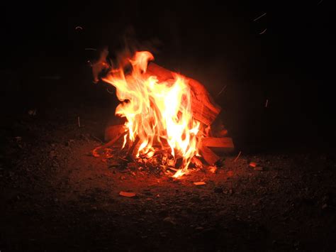 Fotos gratis llama fuego oscuridad hoguera Fenómeno geológico