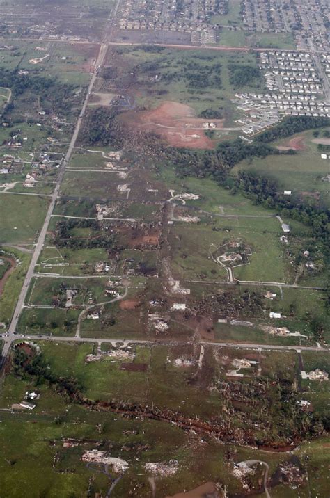 The Devastating After Effects Of The Oklahoma Tornado 23 Pics