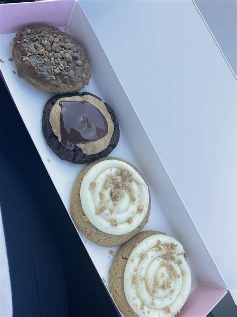 finally got to try crumbl, lives up to the hype 🤗 : r/CrumblCookies