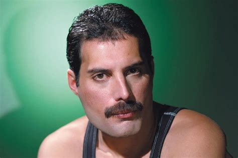 10 Best Freddie Mercury Songs of All Time - Singersroom.com