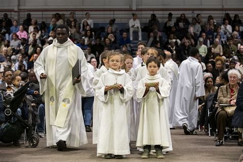 FRANCE MESSE CHRISMALE DIOCESE DE CRETEIL Crédit Corin Diocèse