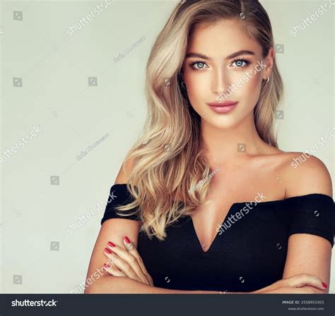 Young Blonde Haired Woman Wavy HairẢnh có sẵn Shutterstock