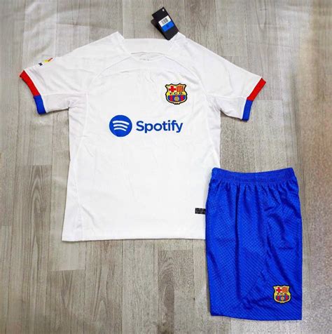 O B Ng Barcelona Barca Away S N Kh Ch Tr Ng