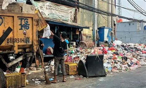 Viral Sampah Menumpuk Di Cipondoh Ini Kata Pemkot Tangerang