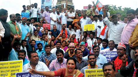 Bjp Stages Protest Against Breakdown Of Law And Order Star Of Mysore