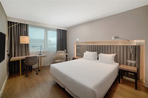 NH Lyon Airport Hotel ★★★★ - Terminal 1 - Outside the airport - Shops | Lyon Aéroport