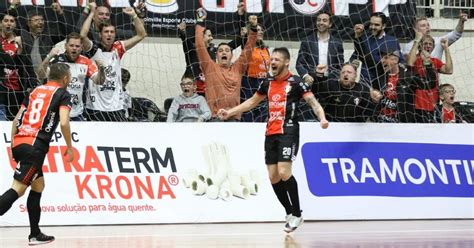 V Deo Jec Futsal Vence O Carlos Barbosa E Assume Vice Lideran A Da