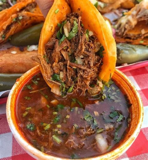 Birria Tacos R Augenschmaus