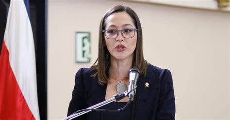 Diputada presenta proyecto que limita reelección indefinida de alcaldes