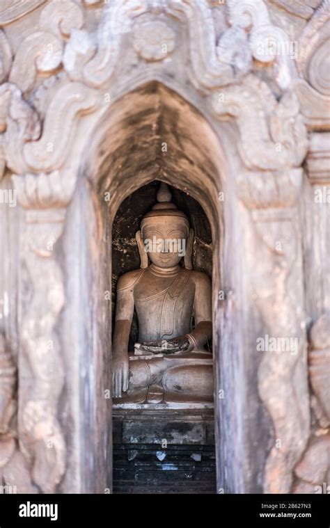 Shwe Inn Dein Pagoda Inle Lake Myanmar Asia Stock Photo Alamy