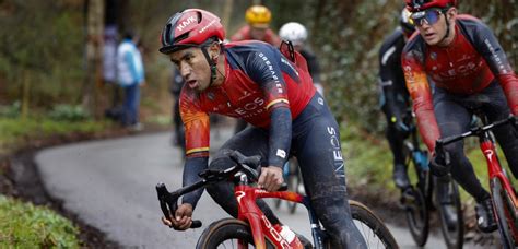 Jhonatan Narv Ez Verovert Met Dank Aan Gevallen Richard Carapaz Goud