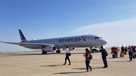 American Airlines Flight From Dfw To Seattle Makes Emergency Landing