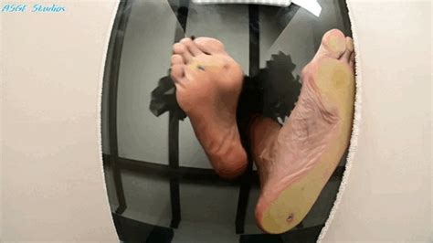 Moody Milf Barefoot GIANT Crush MOV Amateur Soles Giantess And Footjobs Clips Sale