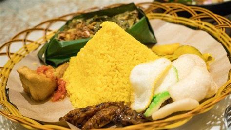 Nasi Kuning Enak Di Surabaya Buat Sarapan Rasanya Terkenal Lezat