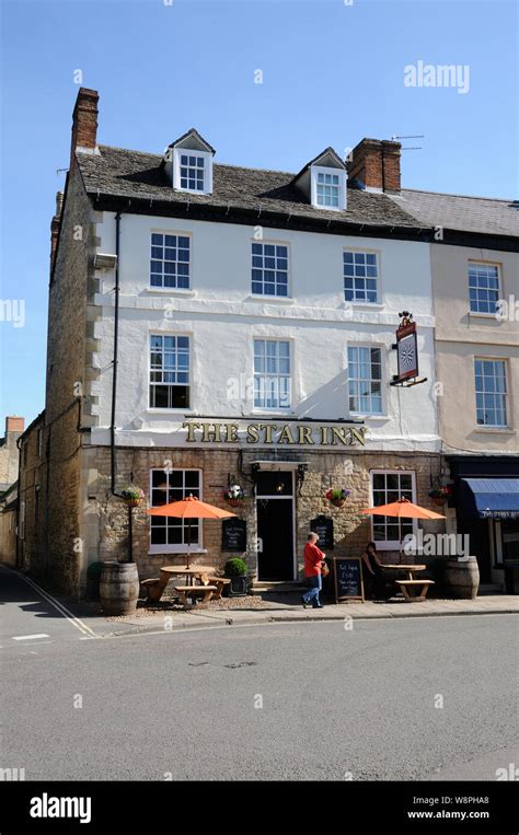 The Star Inn Woodstock Oxfordshire Dates To The 17th Century With An