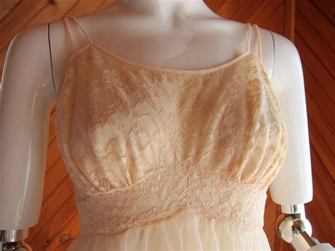 Vanity Fair Baby Doll Nightgown Chiffon Nightgown Sexy Nightie Vintage Lingerie Negligee Pin Up