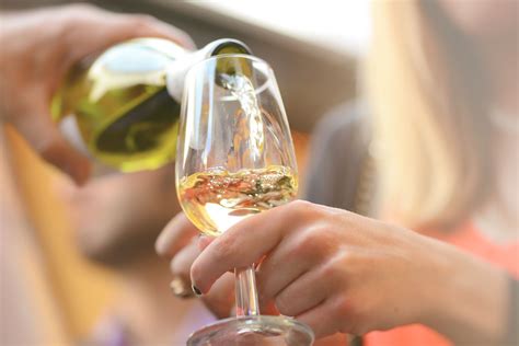 9 Best Wineries And Vineyards In Maryland