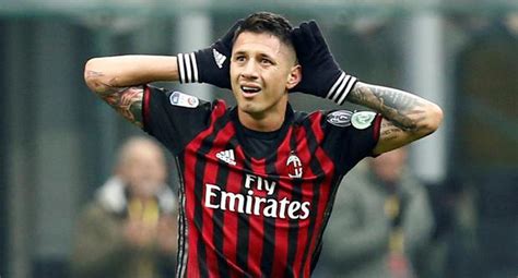 Gianluca Lapadula Le Dio Triunfo Al Ac Milan Sobre El Crotone Deporte