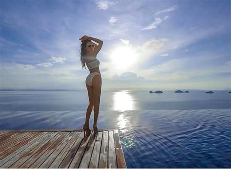 Cận cảnh thân hình nóng bỏng của hot girl ăn chơi số Sài thành ở tuổi Titanic Nơi mọi