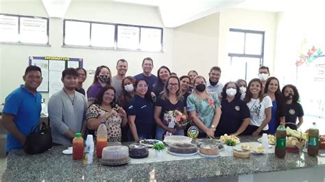 Um Dia Antes De Se Aposentar Professora Recebe Homenagem Surpresa Dos