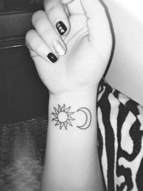 46 Wonderful Sun Wrist Tattoos