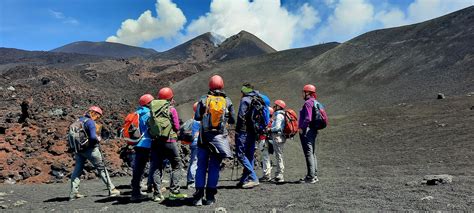 Trekking In Sicilia Orientale I Crateri DellEtna Le Gole Dell