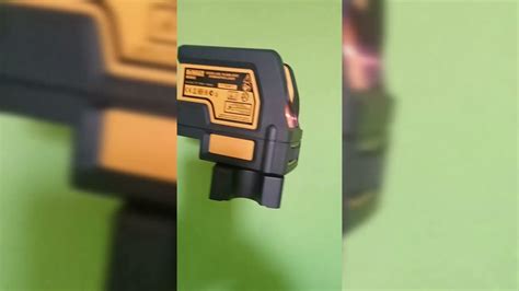 Nivel Laser De Dos Lineas Con Punto De Plomada Dewalt Modelo Dw