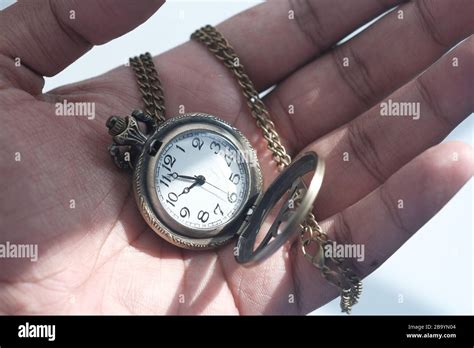 Antique Clocks High Resolution Stock Photography And Images Alamy