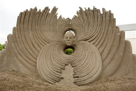 Amazing Sand Sculptures - Wonderful