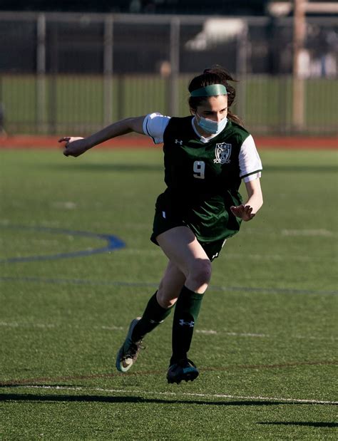 Lynn Classical Girls Soccer Tops Lynn English In Gbl Playoffs Itemlive