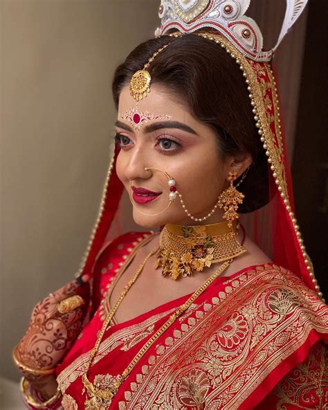 Traditional Bengali Bridal Outfit