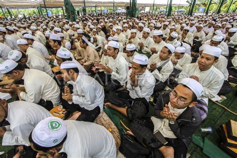 Peringatan Isra Miraj Di Kalsel Antara Foto