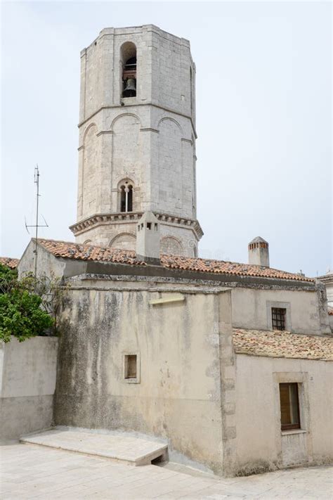 Torre Octogonal De Saint Michael Archangel Sanctuary Foto Editorial