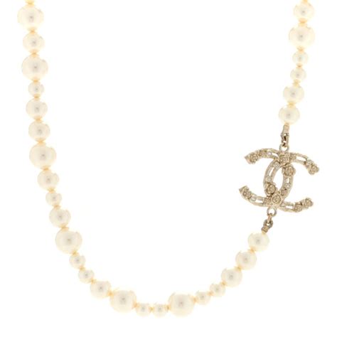 Shop Used Chanel Necklaces Designer Jewelry FASHIONPHILE