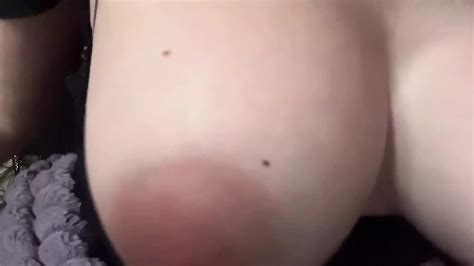 Italienische milf artemisia mit dicken titten lieben es ihre großen saftigen möpse blank zu