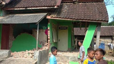 Di Kabupaten Malang 3 Warga Jadi Korban Gempa Bumi 1 Orang Meninggal