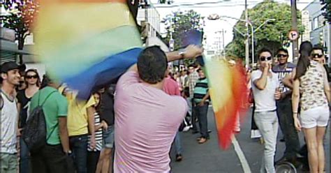 G Parada Gay Leva Milhares De Pessoas S Ruas De Salto Sp