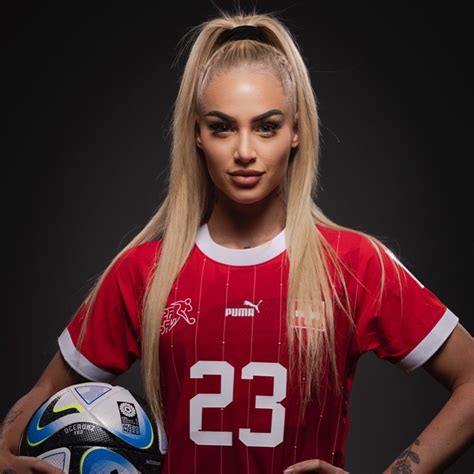 Alisha Lehmann Biography Age Boyfriend Stats Country Instagram