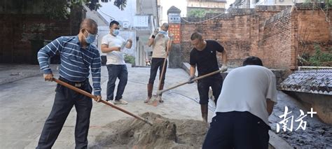 道路“换新衣”！霞山新园街道完成老旧路面整改工作环境南社区小广告