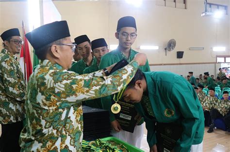 Wisuda Santri Kelas Xii Tahun Ajaran Pesantren Persatuan