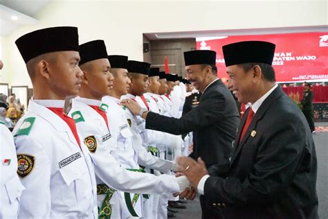 Momen Sakral Pengukuhan 70 Anggota Paskibraka Wajo 2022 Berlangsung Haru