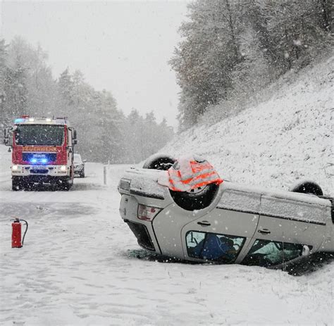 Wintereinbruch Schnee Und Eis Sorgen F R Unfall Chaos Auf Deutschlands