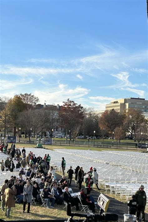 Lucky viewers gather at DC’s President’s Park for National Christmas ...