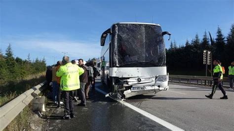 Kocaeli De Tir Ile Yolcu Otob S N N Kar T Kazada Ki I Yaraland